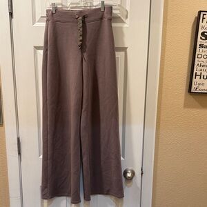 SPANX AirEssentials® Wide Leg Pant  
Size: Small (Petite)  Color: Smoke